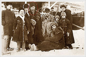 Надеждино, 1910. На фото обведены П.П.Беньков, Н.И.Фешин