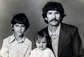 Ганиев Абдувахоб с детьми Артуром и Анжелой. 1982 год.