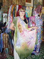 В галерее Альфия (Айсель) 2003г.